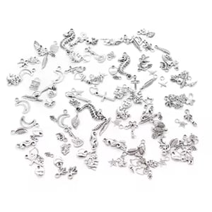 Factory sells alloy pendants at wholesale prices