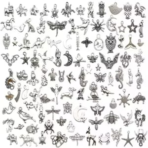 Factory sells alloy pendants at wholesale prices